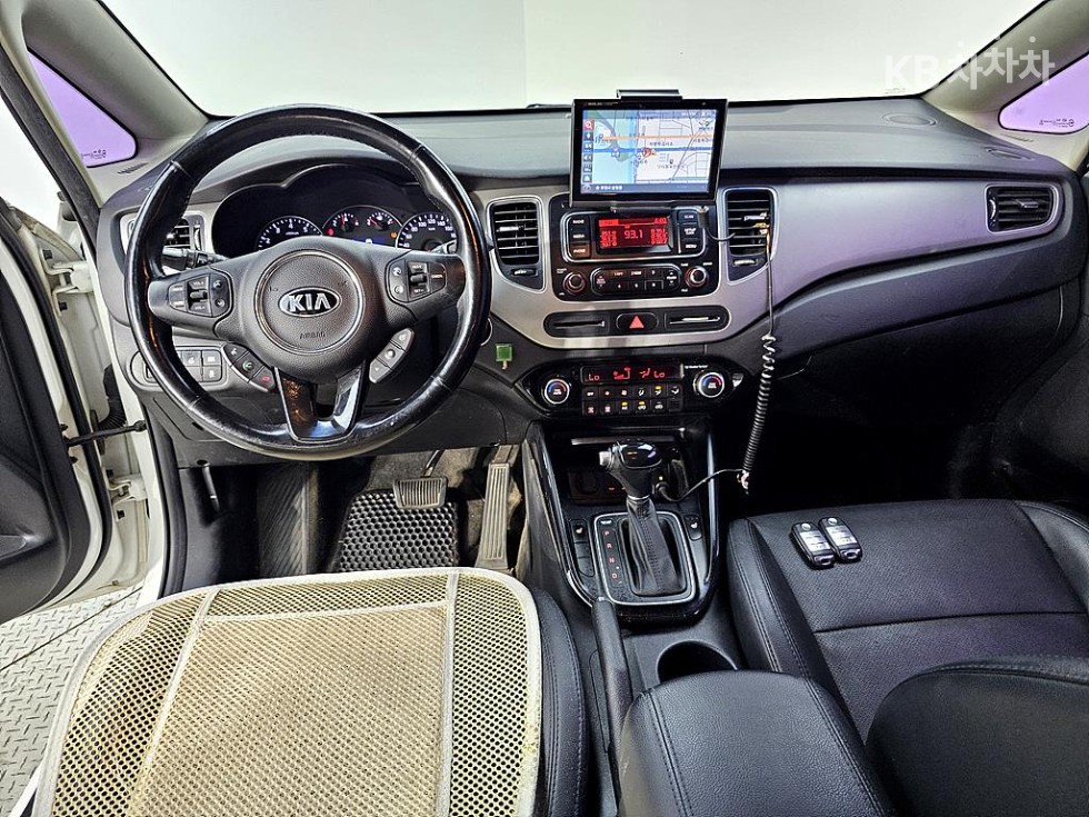Kia Carens — miniaturë 5