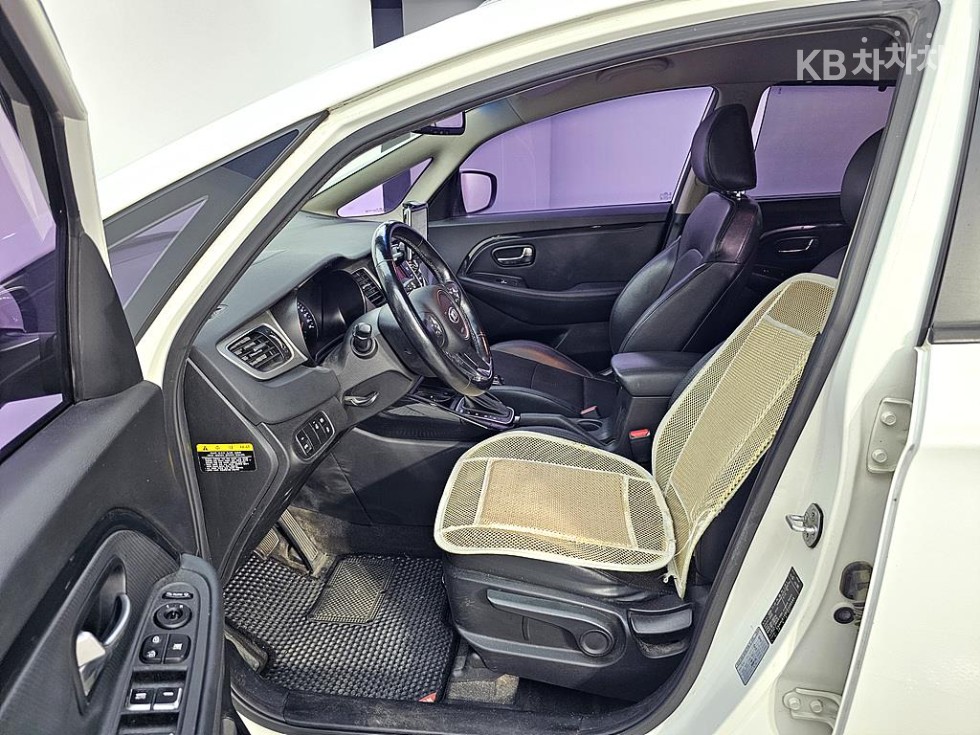 Kia Carens — miniaturë 8