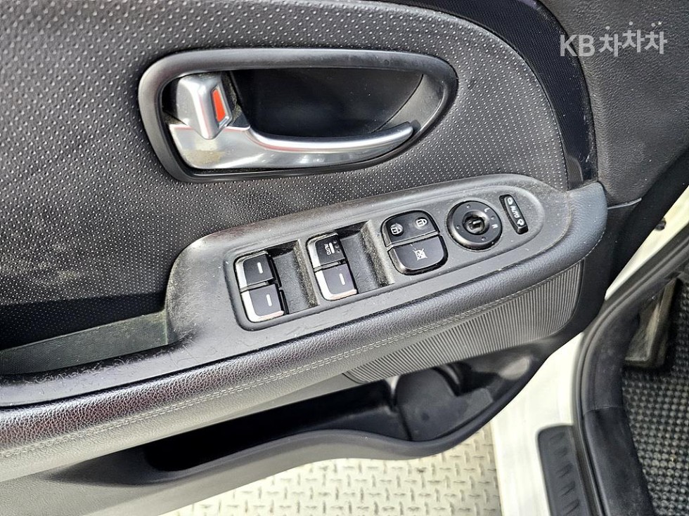 Kia Carens — miniaturë 11