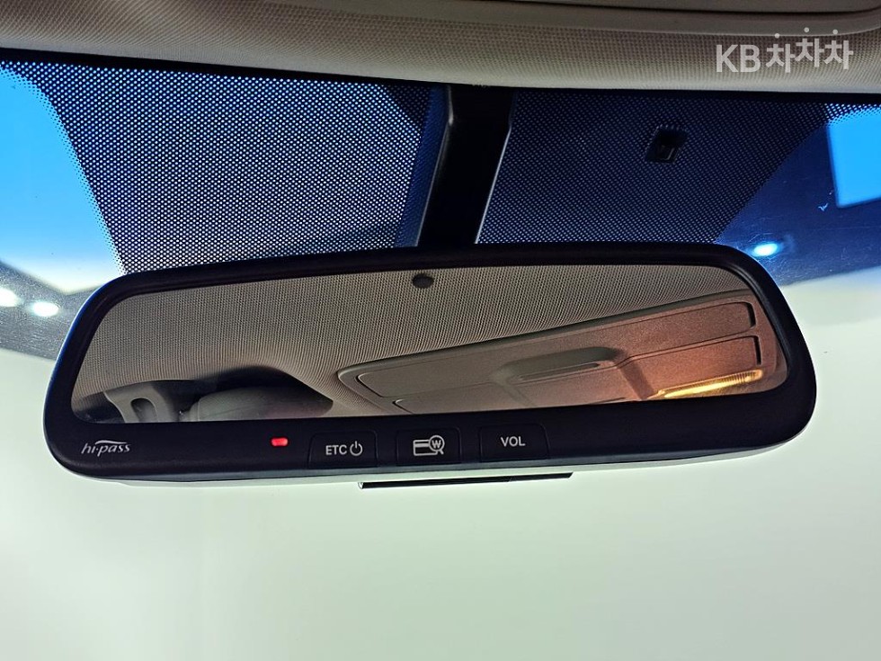 Kia Carens — miniaturë 13