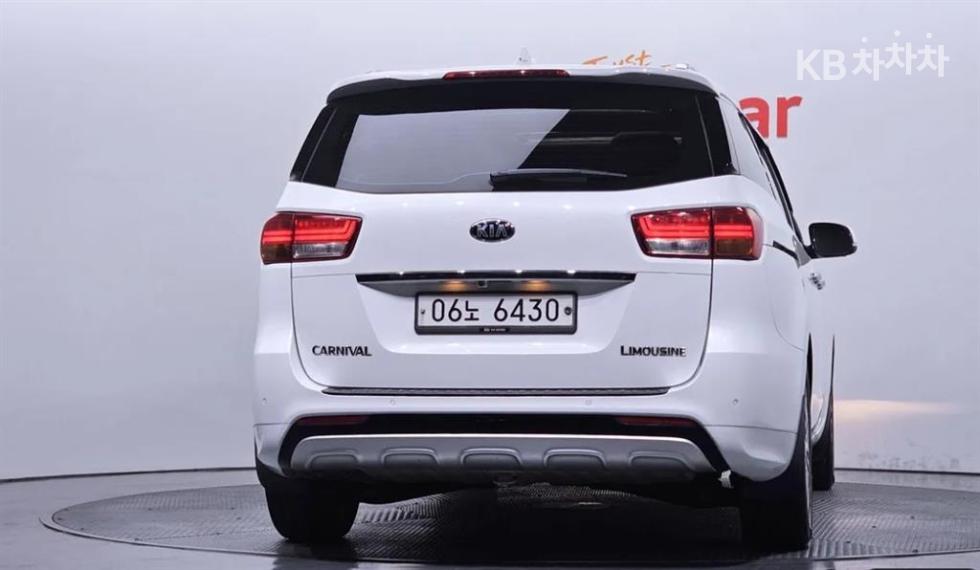Kia Carnival — miniaturë 4