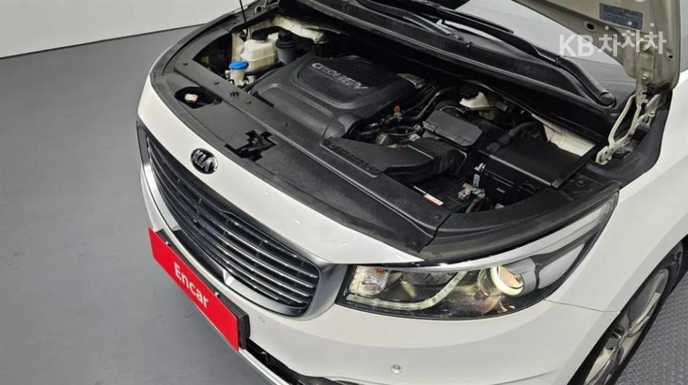Kia Carnival — miniaturë 15