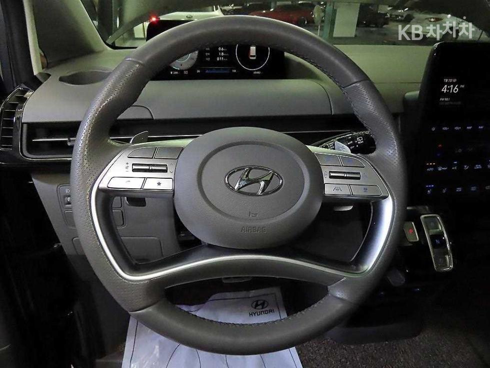 Hyundai Staria — miniaturë 8