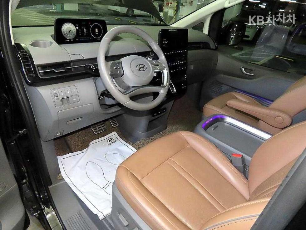 Hyundai Staria — miniaturë 10