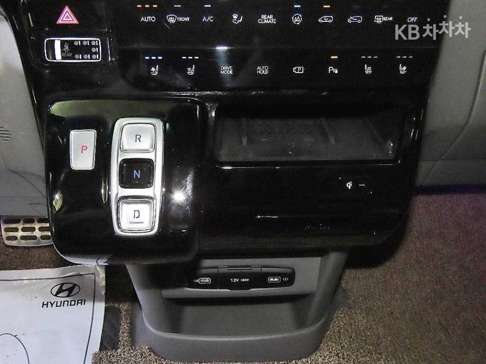 Hyundai Staria — miniaturë 12
