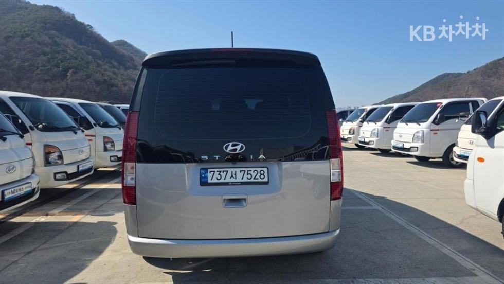 Hyundai Staria — miniaturë 3