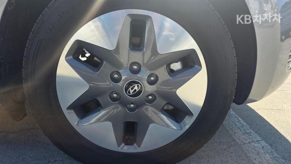 Hyundai Staria — miniaturë 19