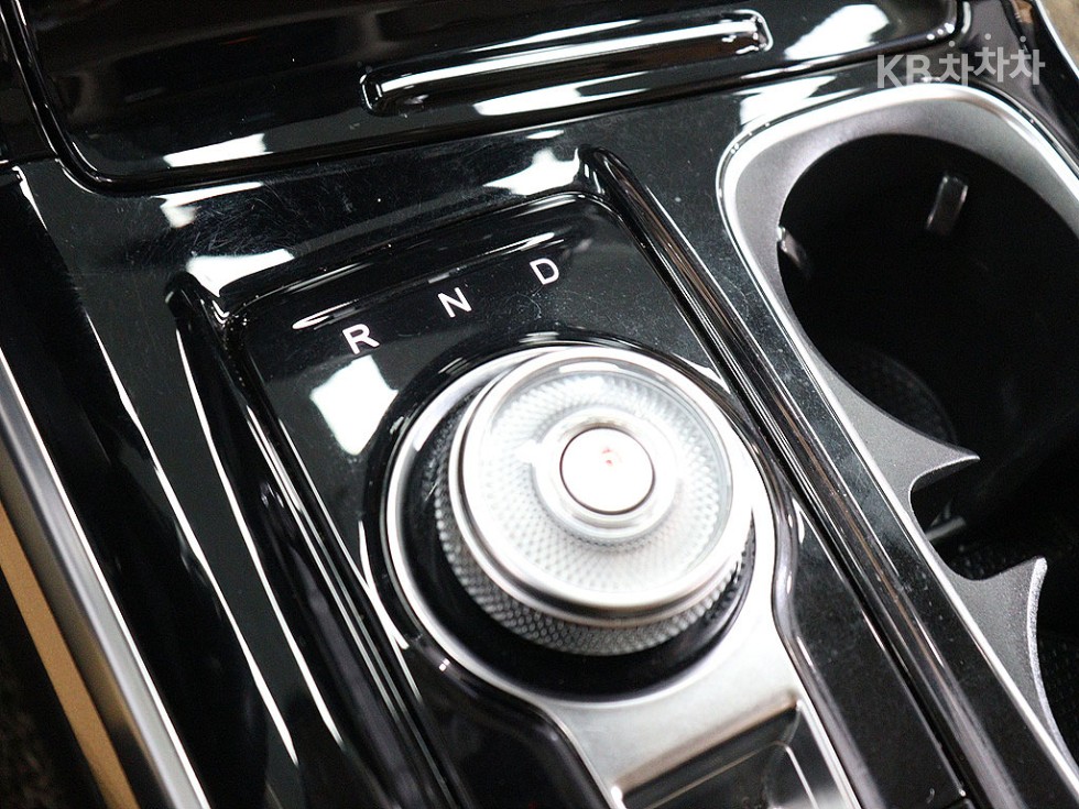 Kia Carnival — miniaturë 9