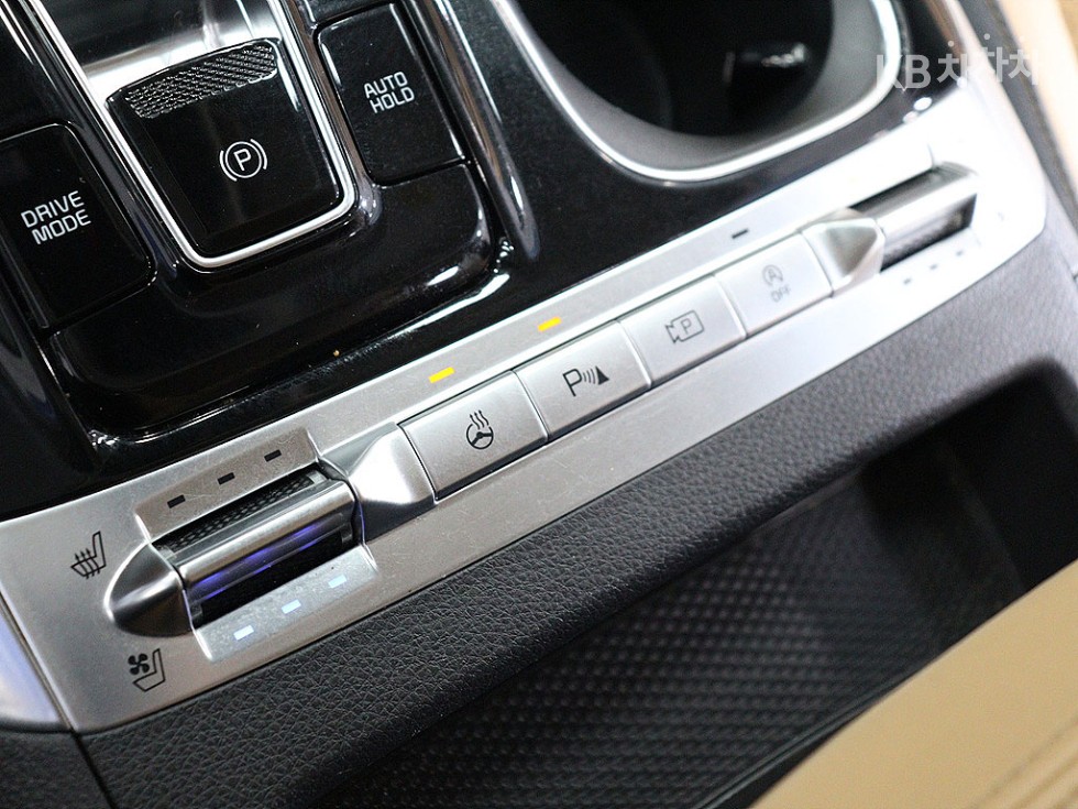 Kia Carnival — miniaturë 11