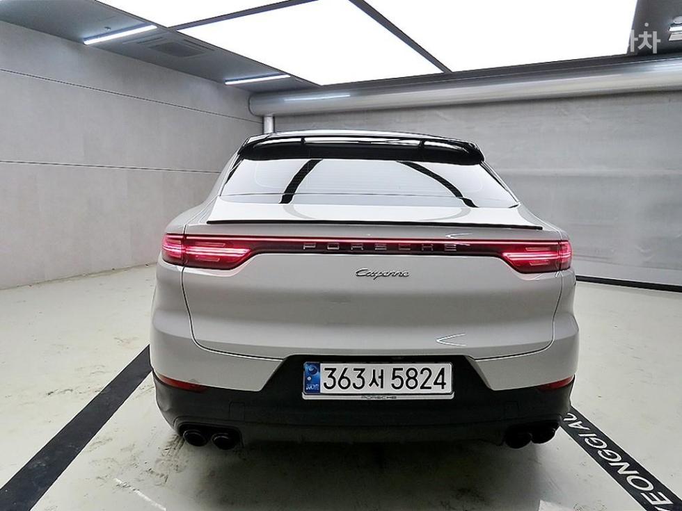 2020 Porsche (9Y0) photo