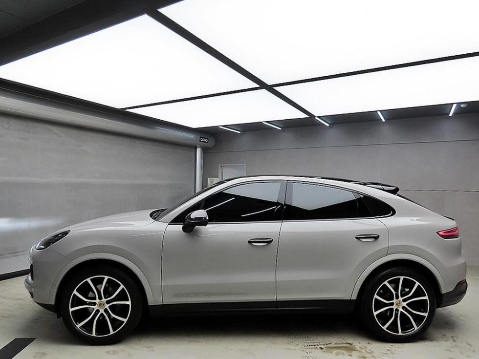 2020 Porsche (9Y0) photo