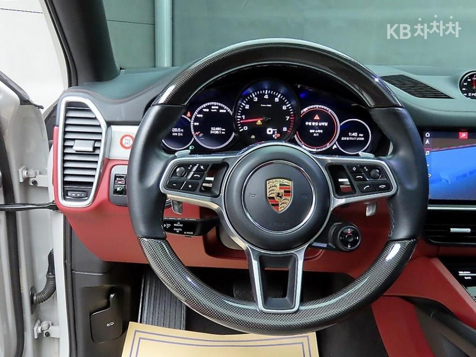 2020 Porsche (9Y0) photo