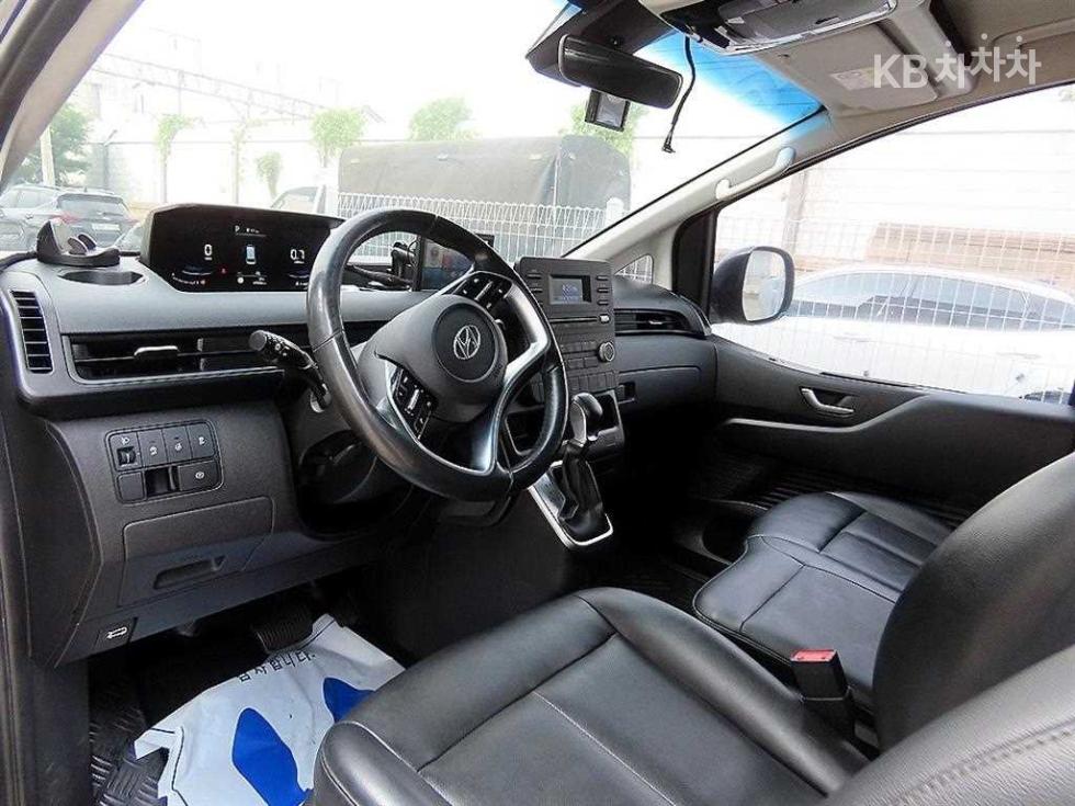Hyundai Staria — miniaturë 7