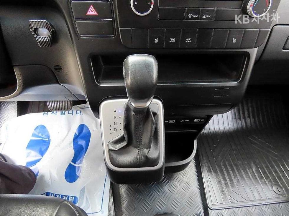 Hyundai Staria — miniaturë 10