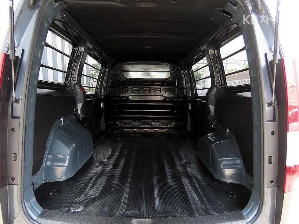 Hyundai Staria — miniaturë 17