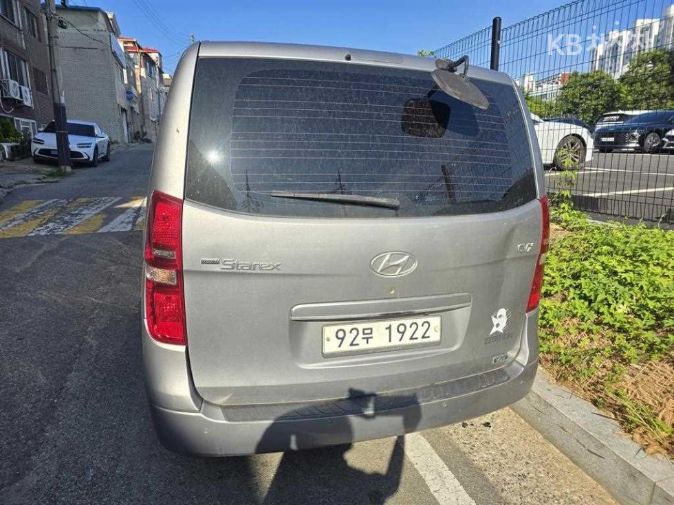 Hyundai Starex — miniaturë 5