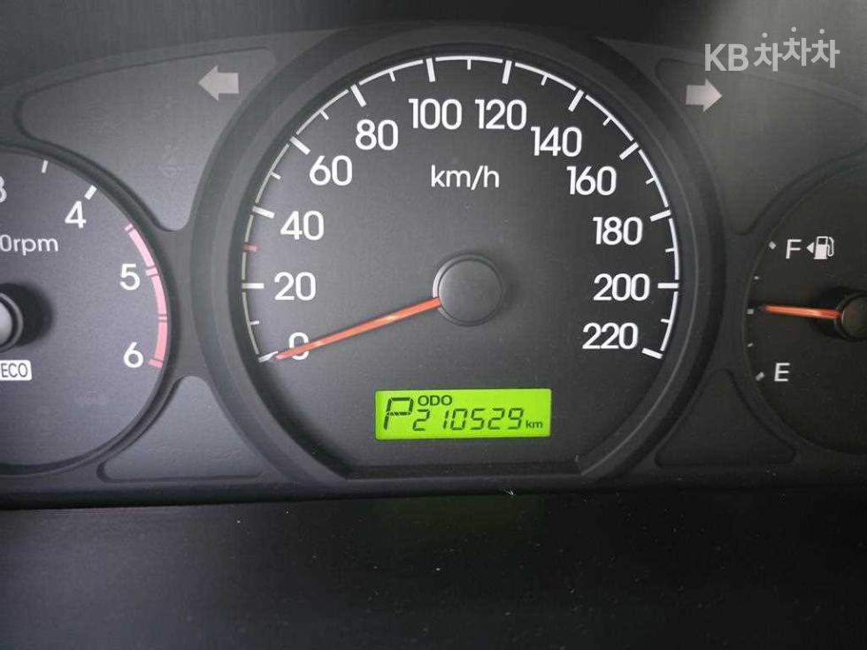 Hyundai Starex — miniaturë 7