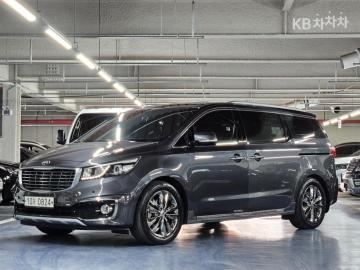 Kia Carnival 7-seater Limousine — foto 1