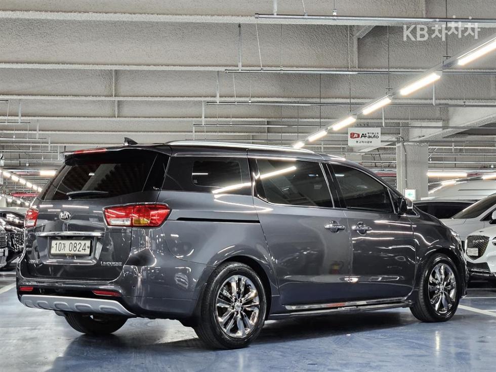 Kia Carnival — miniaturë 4