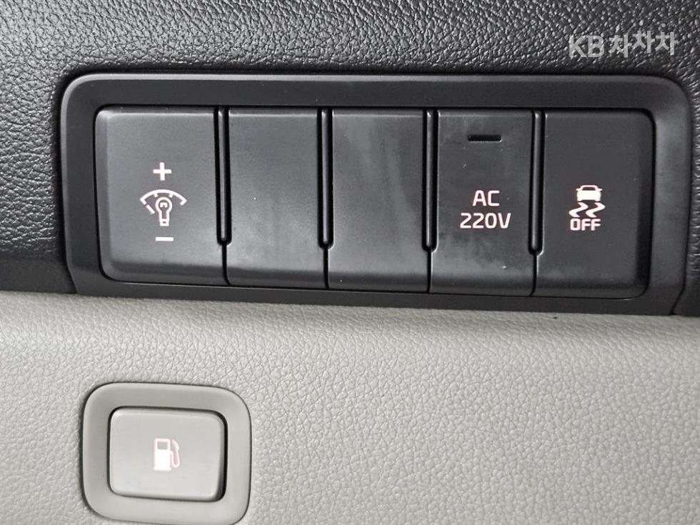 Kia Carnival — miniaturë 13