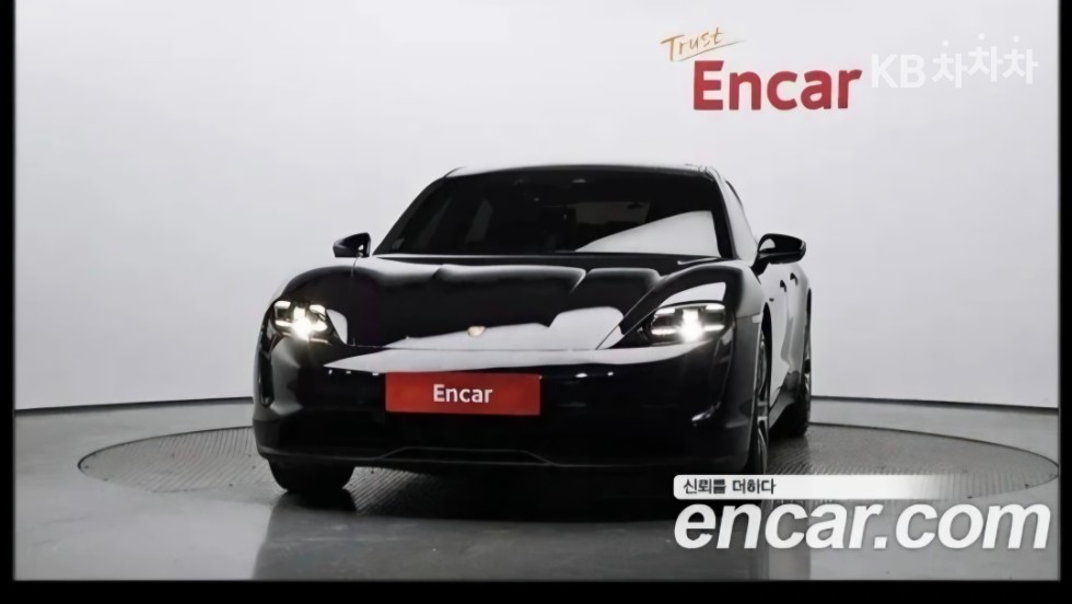 Porsche Taycan — miniaturë 3