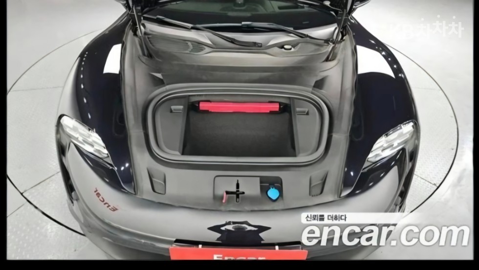 Porsche Taycan — miniaturë 6