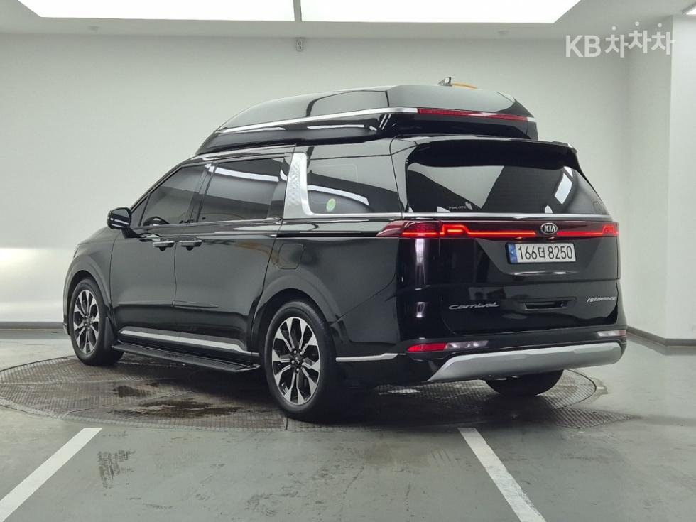 Kia Carnival — miniaturë 3
