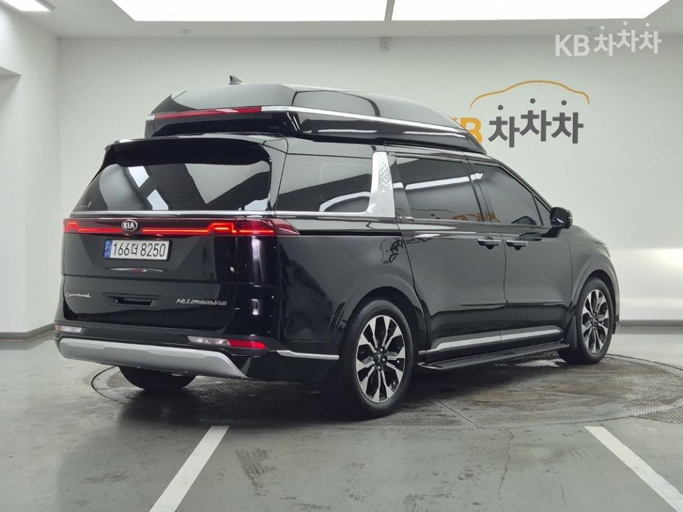 Kia Carnival — miniaturë 4