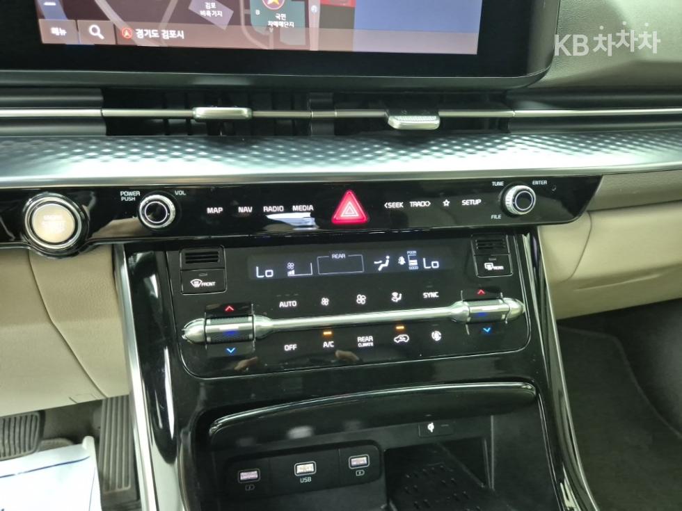 Kia Carnival — miniaturë 10