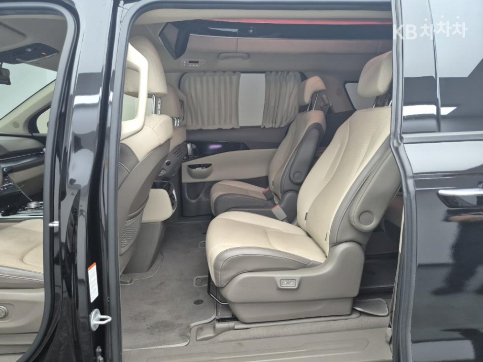 Kia Carnival — miniaturë 12