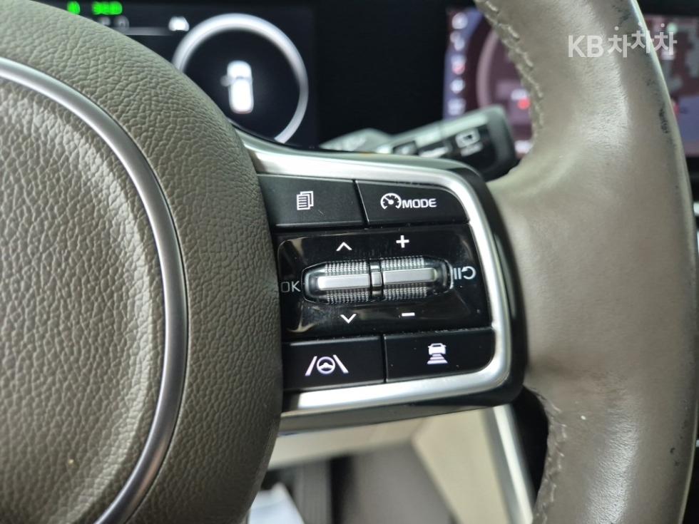 Kia Carnival — miniaturë 15