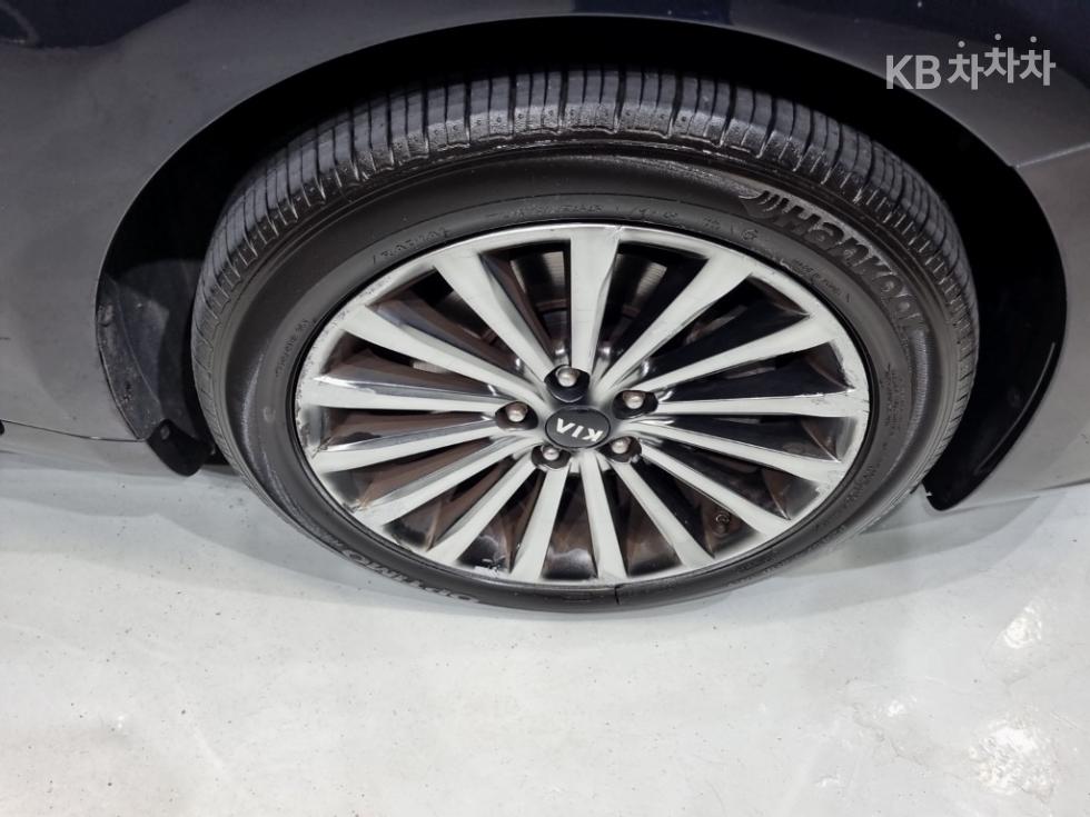 Kia K7 — miniaturë 25