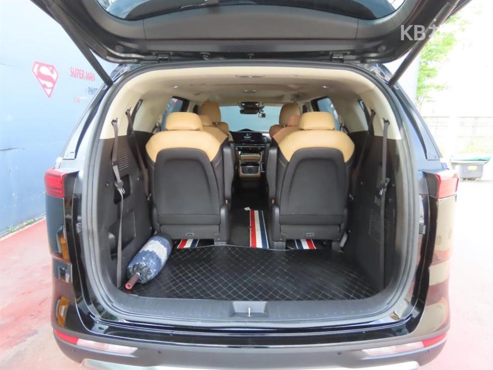 Kia Carnival — miniaturë 5