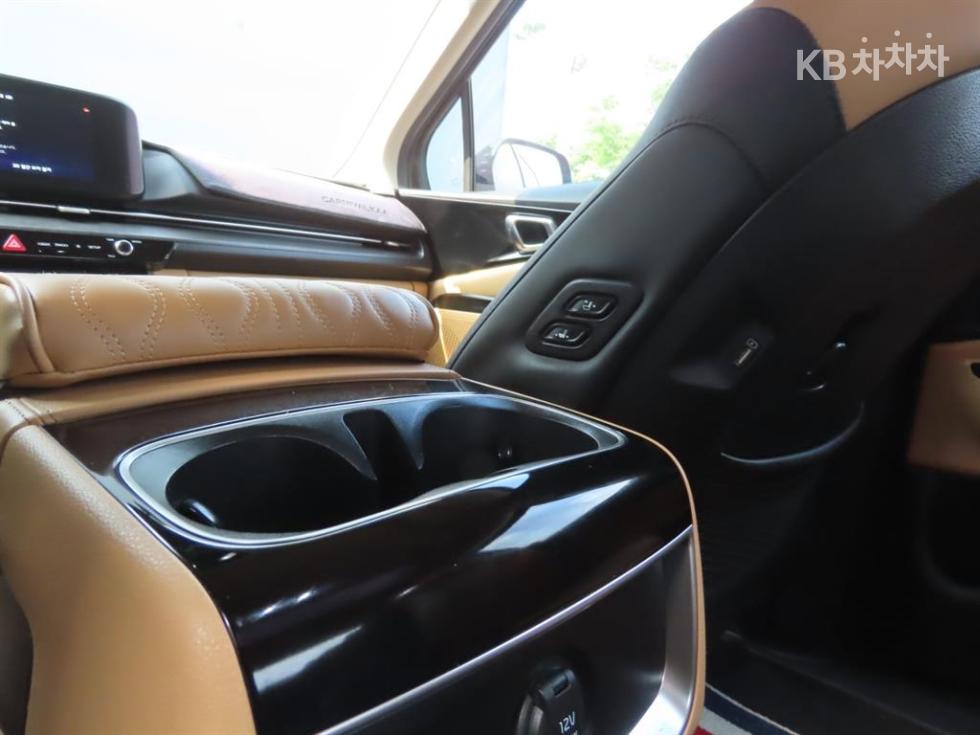 Kia Carnival — miniaturë 8