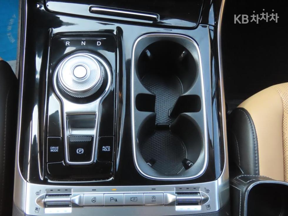 Kia Carnival — miniaturë 13