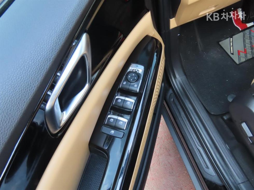 Kia Carnival — miniaturë 14
