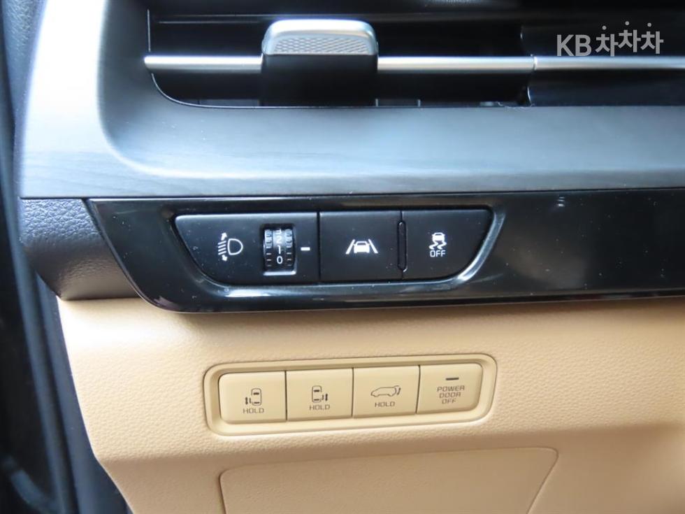 Kia Carnival — miniaturë 15