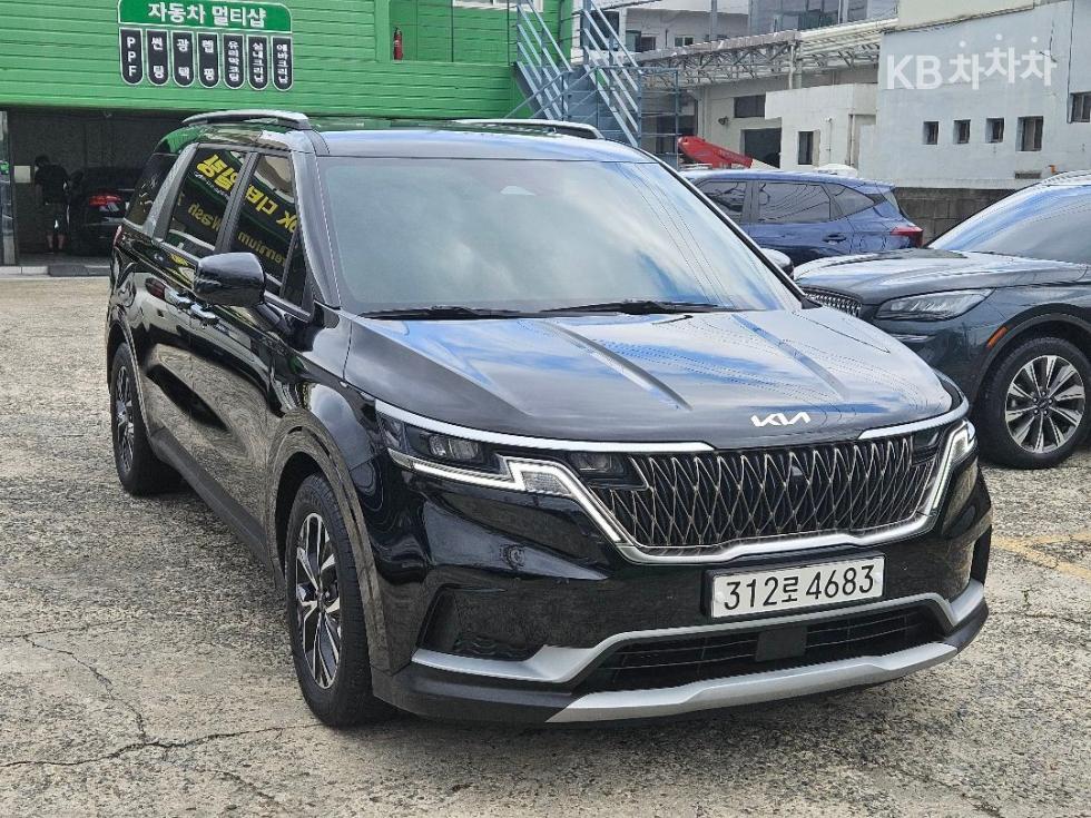 Kia Carnival — miniaturë 3