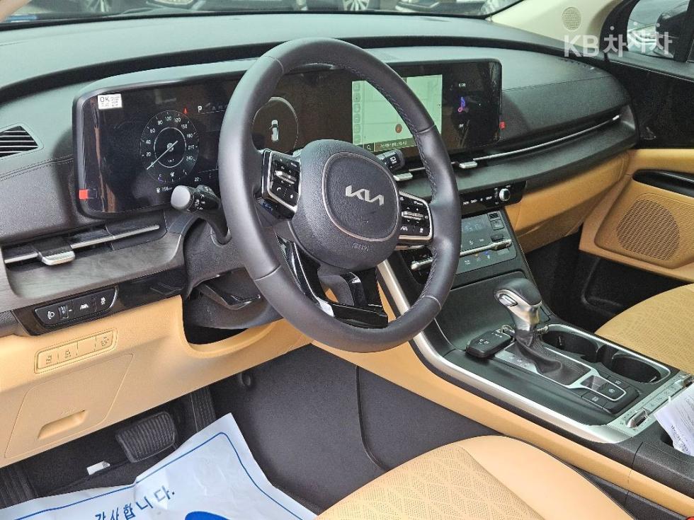 Kia Carnival — miniaturë 5