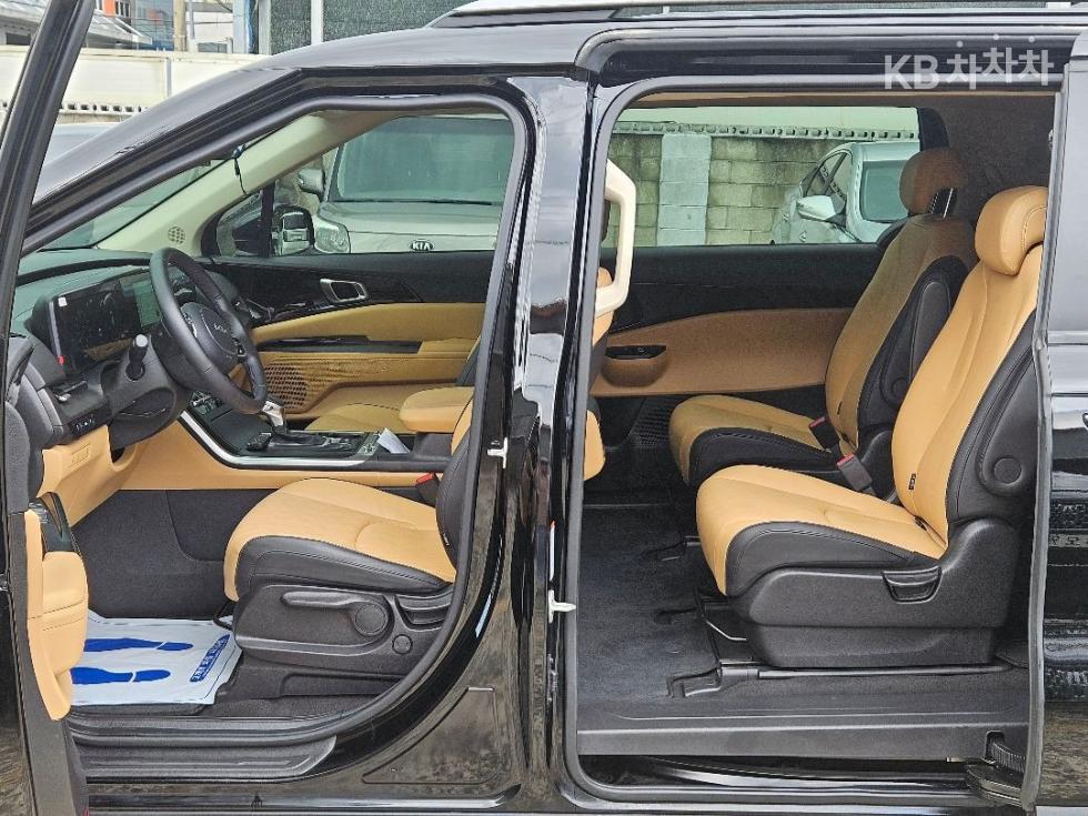 Kia Carnival — miniaturë 6