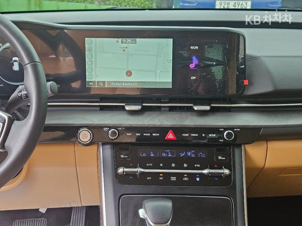 Kia Carnival — miniaturë 10