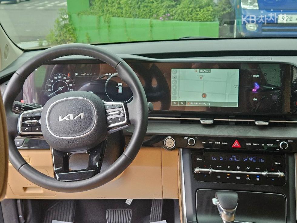 Kia Carnival — miniaturë 12