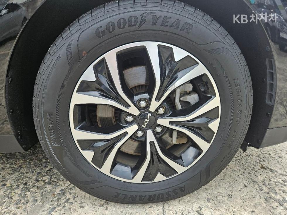 Kia Carnival — miniaturë 23