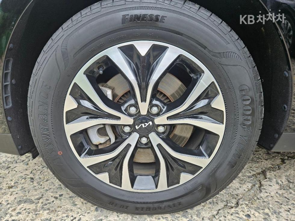 Kia Carnival — miniaturë 24