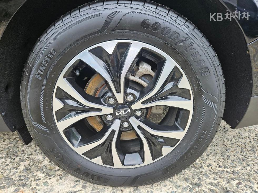 Kia Carnival — miniaturë 25