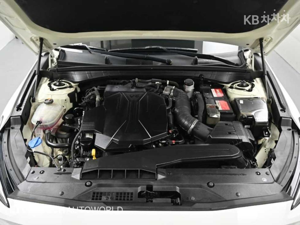 Kia K8 — miniaturë 6