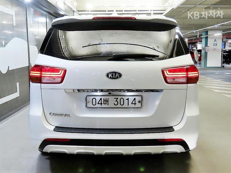 Kia Carnival — miniaturë 5