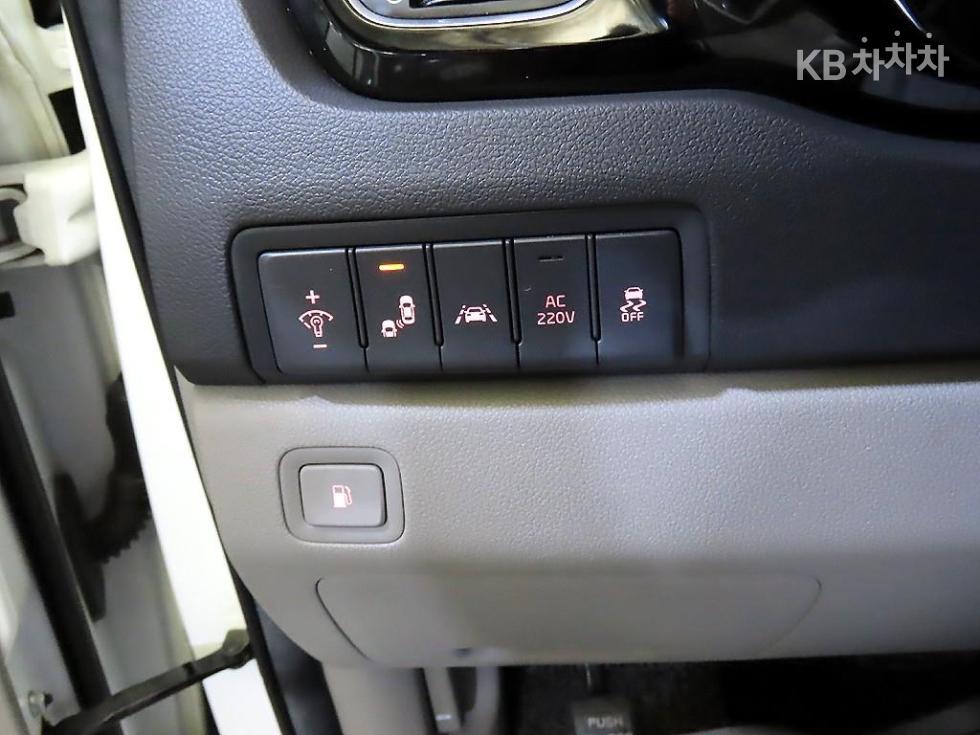 Kia Carnival — miniaturë 15