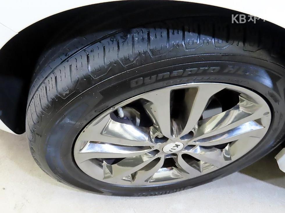 Kia Carnival — miniaturë 20