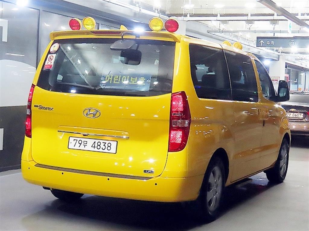 Hyundai Starex — miniaturë 4